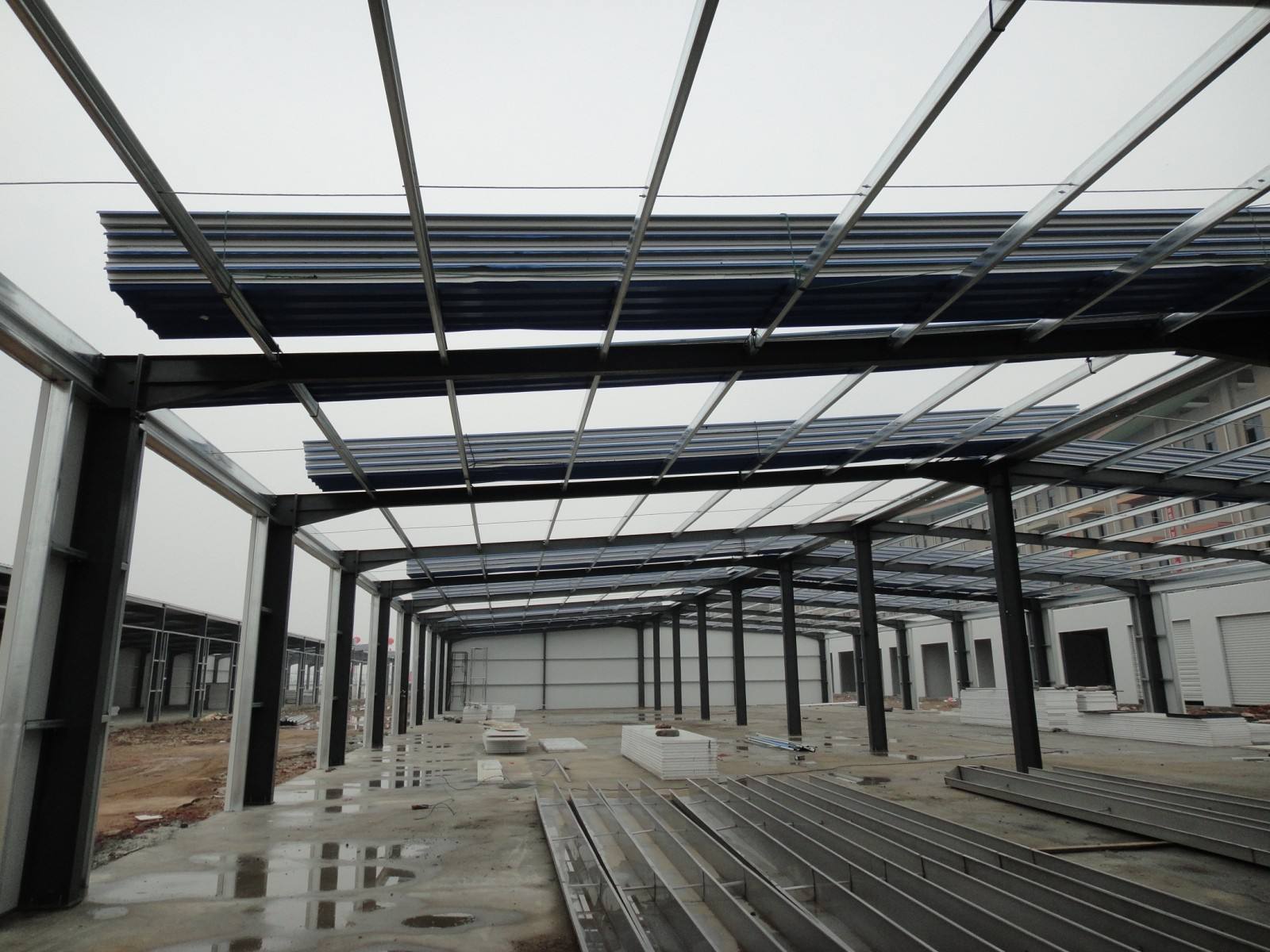 梅州大型輕鋼廠房-帶脊梁